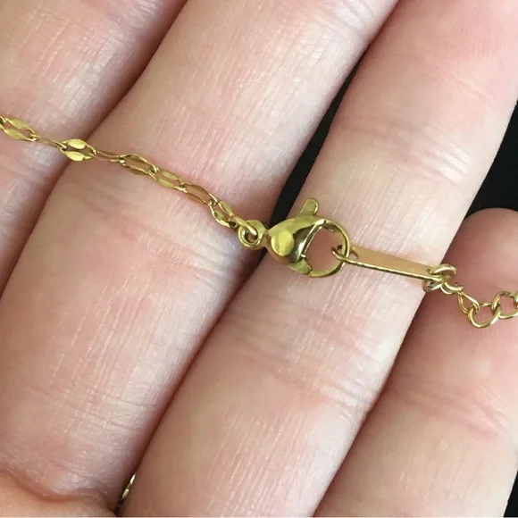 Religious Figure Gold Tone Chain Pendant Necklace - Picture 4 of 10